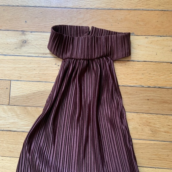 Halter Dress - Picture 4 of 6